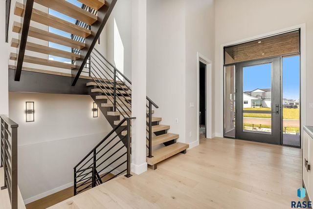 1715 Ethan St Street, Harrisburg, SD 57032