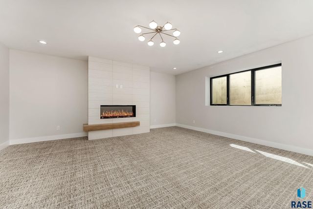 1715 Ethan St Street, Harrisburg, SD 57032