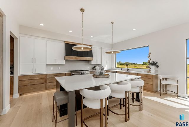 1715 Ethan St Street, Harrisburg, SD 57032