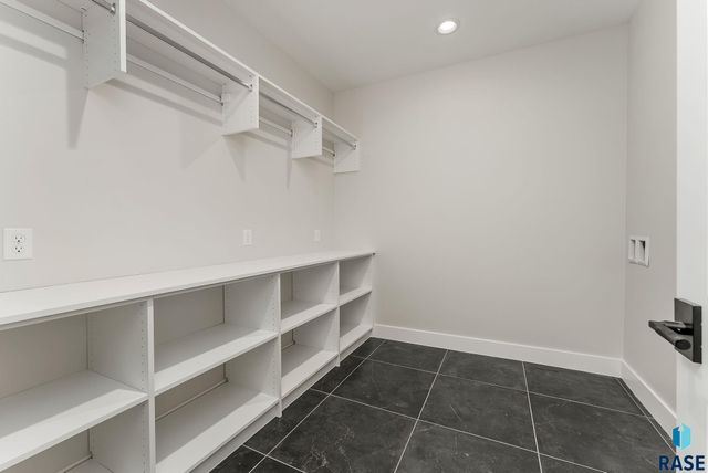 1715 Ethan St Street, Harrisburg, SD 57032