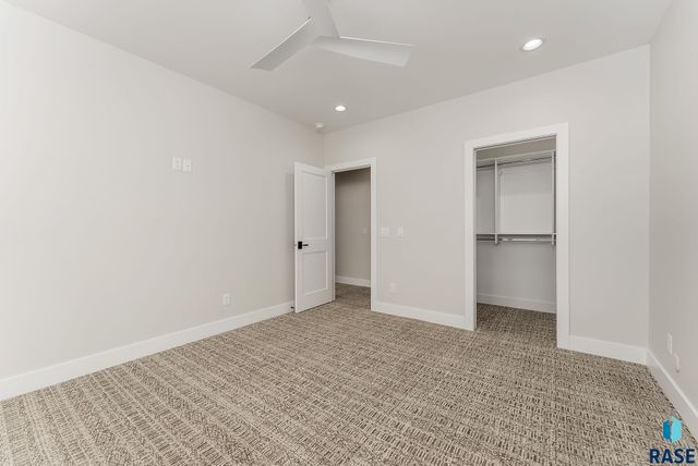 1715 Ethan St Street, Harrisburg, SD 57032