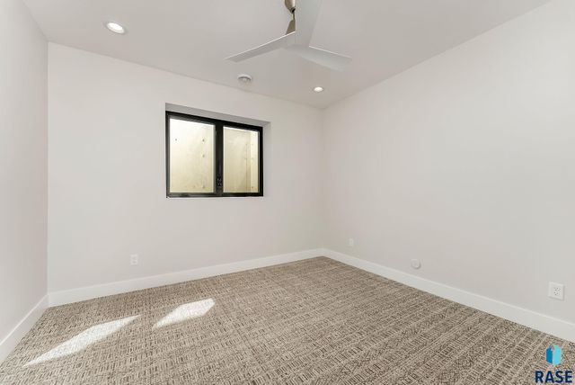 1715 Ethan St Street, Harrisburg, SD 57032