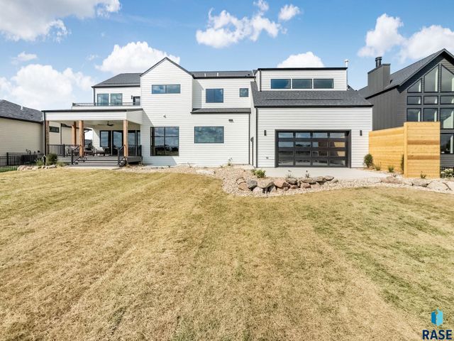 1715 Ethan St Street, Harrisburg, SD 57032