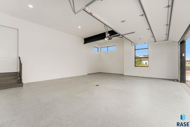 1715 Ethan St Street, Harrisburg, SD 57032