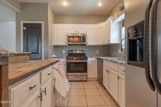 12712 TIERRA AURORA Drive, El Paso, TX 79938