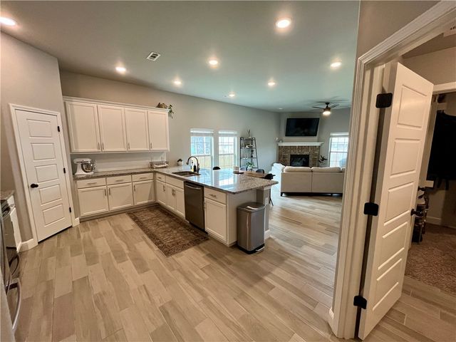 5909 Sherman Street, Bentonville, AR 72713