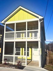 700B W Main St, Dandridge, TN 37725