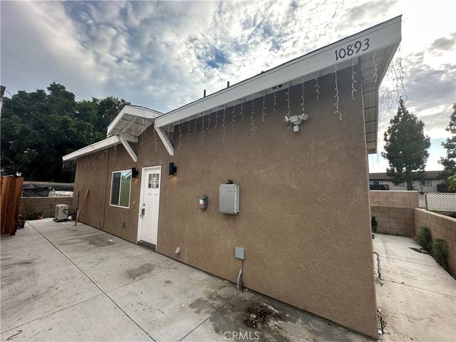 10893 Date, Stanton, CA 90680