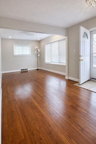 14415 Lithgow Street, Dearborn, MI 48126