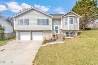 6715 Shimmering Brooks Lane, Knoxville, TN 37918