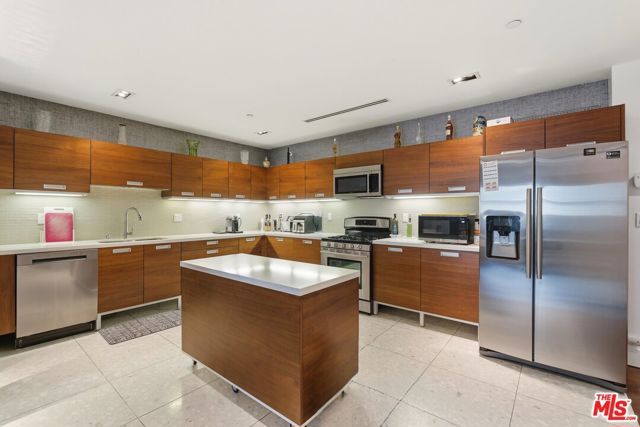 6735 Yucca Street 307, Los Angeles, CA 90028