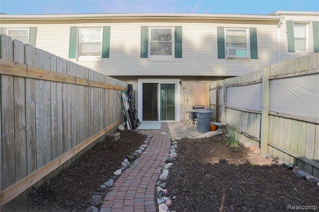 119 Floral Avenue, Mount Clemens, MI 48043