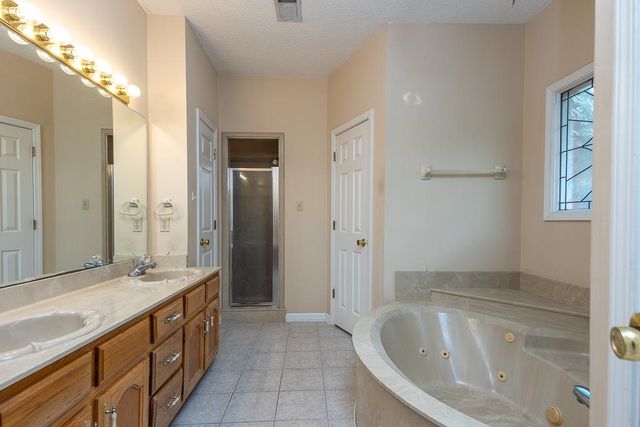 780 AUTUMN WINDS DR, Collierville, TN 38017