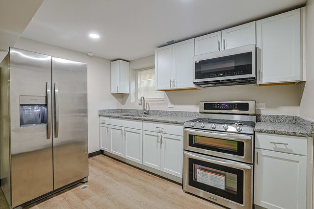 5955 S Whipple Street, Chicago, IL 60629