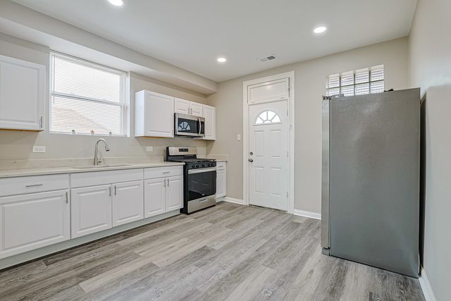 5955 S Whipple Street, Chicago, IL 60629