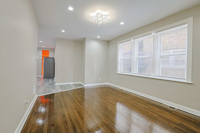 5955 S Whipple Street, Chicago, IL 60629