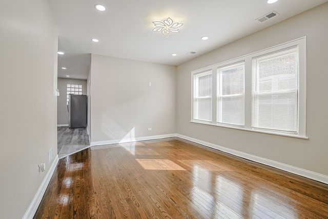 5955 S Whipple Street, Chicago, IL 60629