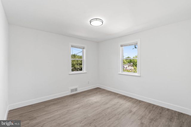 7001 ASPEN AVE, Takoma Park, MD 20912