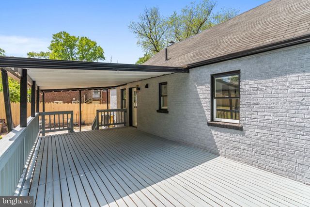 7001 ASPEN AVE, Takoma Park, MD 20912