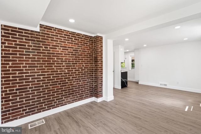 7001 ASPEN AVE, Takoma Park, MD 20912