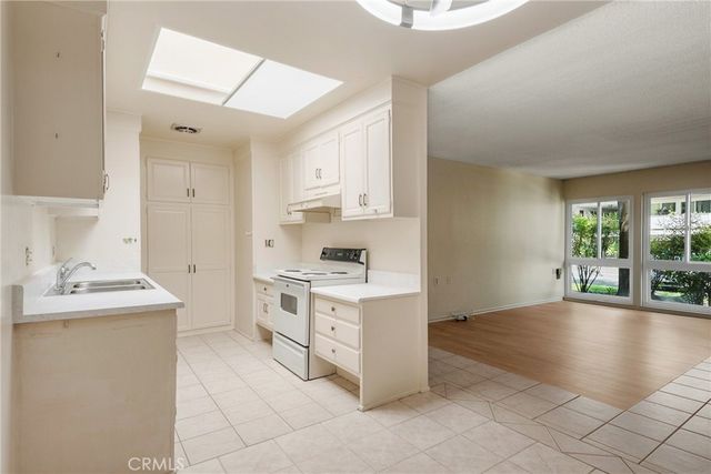 2103 Ronda Granada U, Laguna Woods, CA 92637