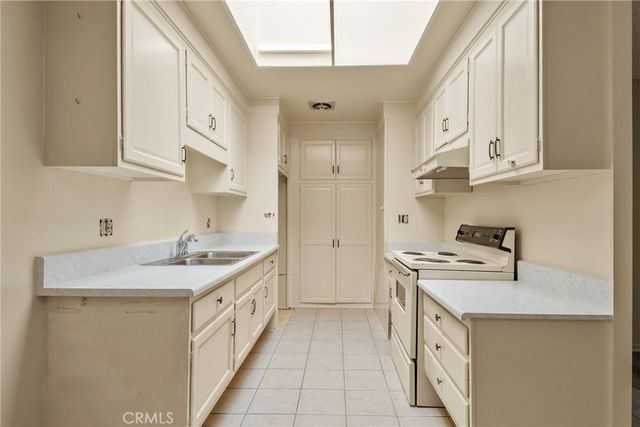 2103 Ronda Granada U, Laguna Woods, CA 92637