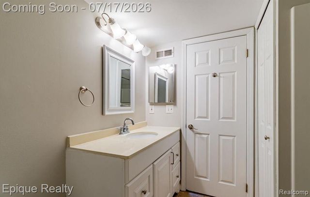 44467 Savery Drive 117, Canton Charter Township, MI 48187