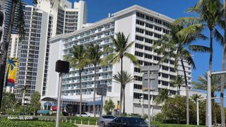 19201 Collins Avenue 105, Sunny Isles Beach, FL 33160