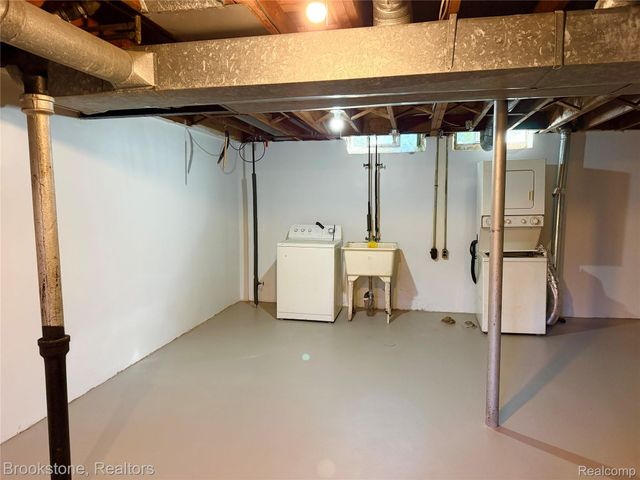 8401 18 Mile Road 29, Sterling Heights, MI 48313