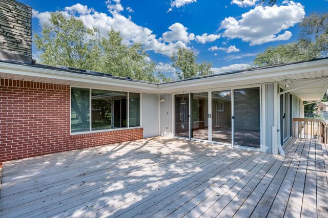 324 N Fairway Ave, Wichita, KS 67212