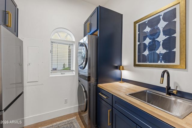 1455 E VICTOR HUGO Avenue, Phoenix, AZ 85022