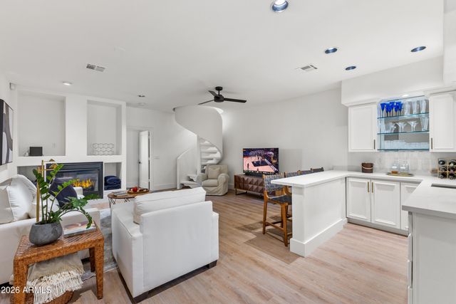 1455 E VICTOR HUGO Avenue, Phoenix, AZ 85022