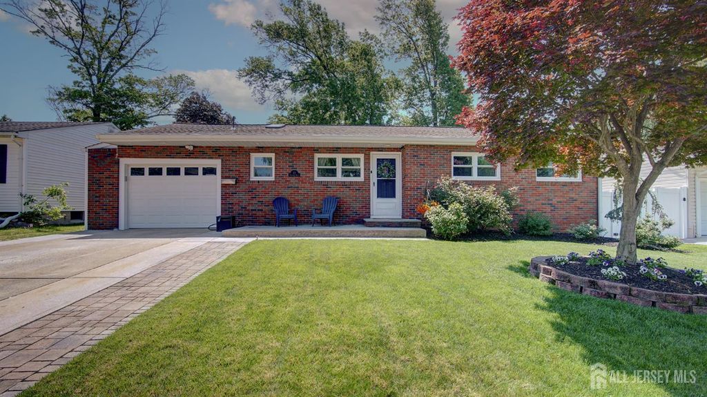 22 Columbia Road, Old Bridge, NJ 08859