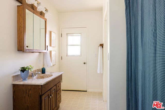 10251 Odell Avenue, Sunland (los Angeles), CA 91040