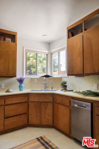 10251 Odell Avenue, Sunland (los Angeles), CA 91040