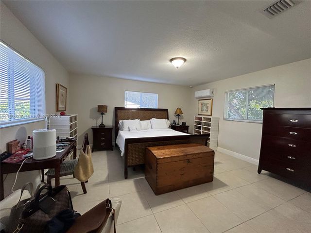 8791 SW 87th St, Miami, FL 33173