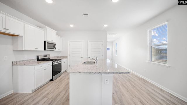 596 Edgetree Drive, Hopkins, SC 29061