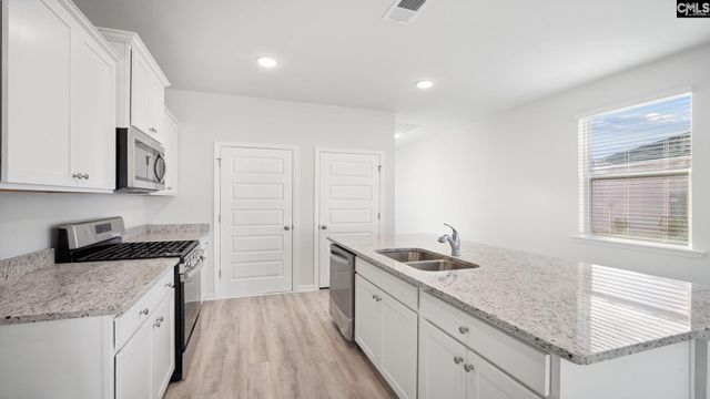 596 Edgetree Drive, Hopkins, SC 29061