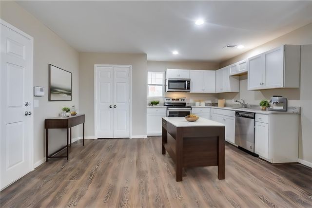 3243 Buckskin Drive, Dallas, TX 75241