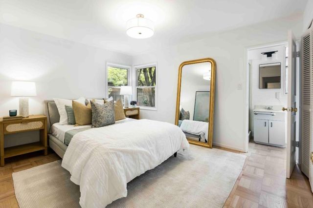 2819 Carson Street, Redwood City, CA 94061