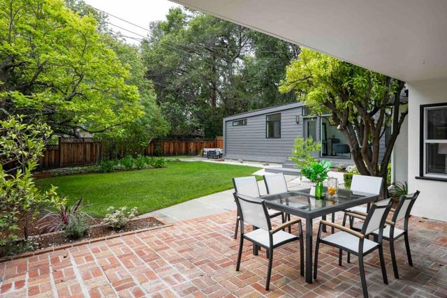 2819 Carson Street, Redwood City, CA 94061