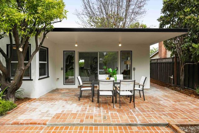 2819 Carson Street, Redwood City, CA 94061