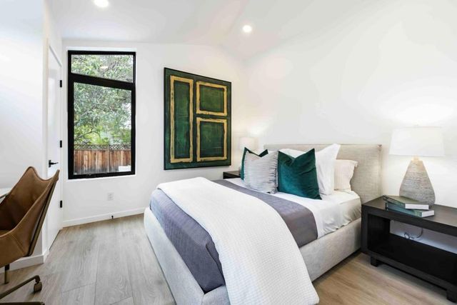 2819 Carson Street, Redwood City, CA 94061