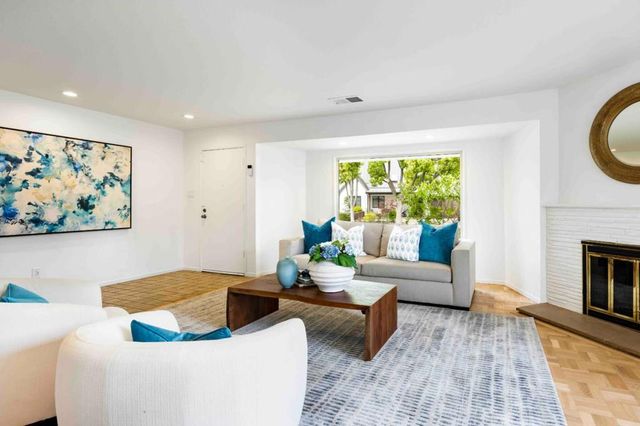 2819 Carson Street, Redwood City, CA 94061