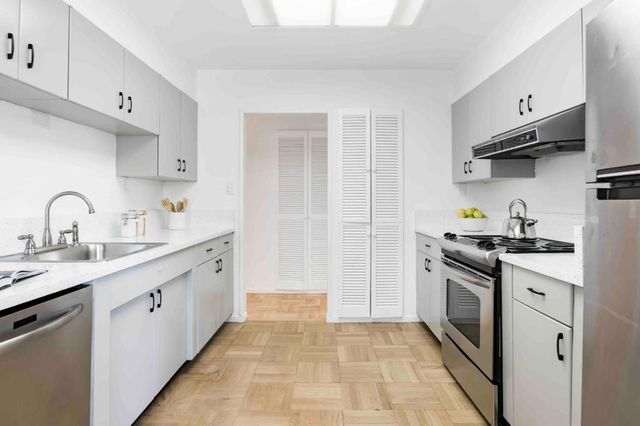 2819 Carson Street, Redwood City, CA 94061