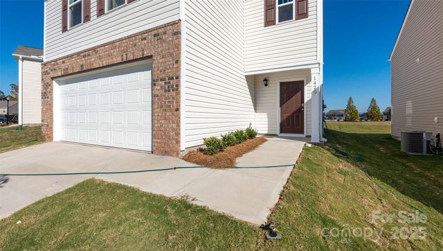 64 Providence Walk Drive, Hendersonville, NC 28792