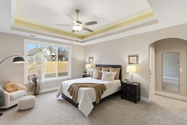 842 N Thornton Ct, Wichita, KS 67235