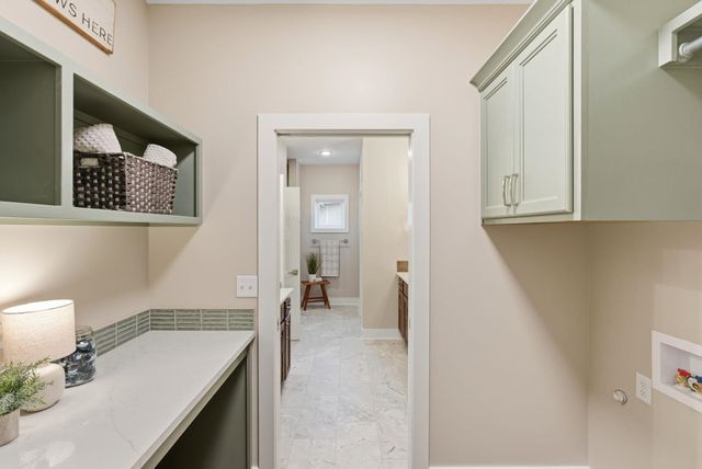 842 N Thornton Ct, Wichita, KS 67235