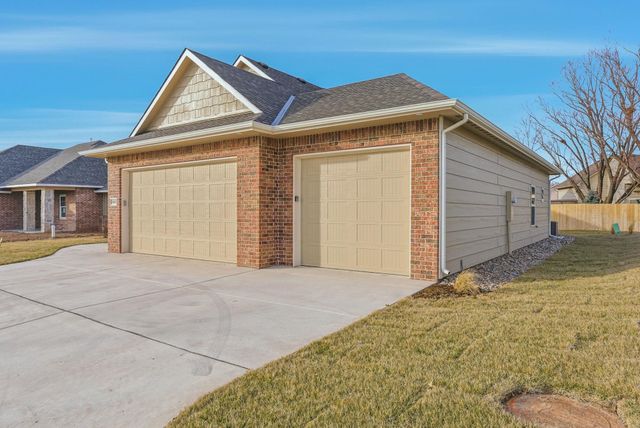 842 N Thornton Ct, Wichita, KS 67235