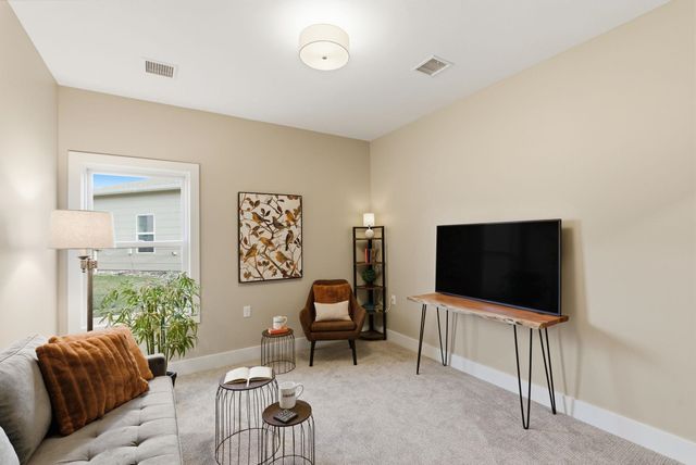 842 N Thornton Ct, Wichita, KS 67235